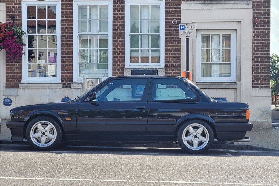 1990 BMW 3 Series Image 3
